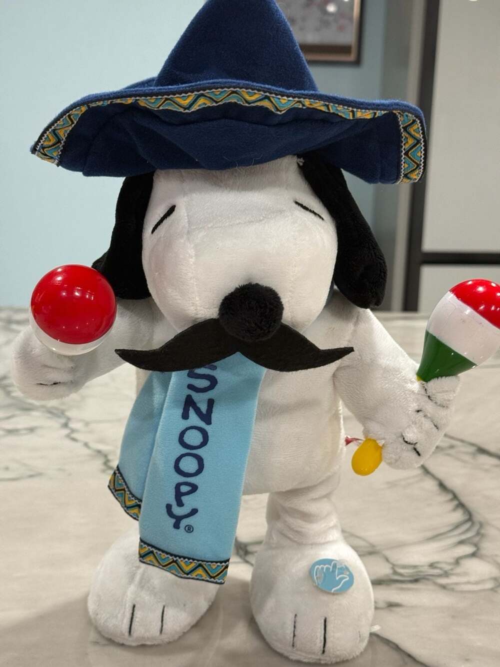 Feliz Navidad Animated Musical Dancing Mariachi Snoopy/ Peanuts Maracas